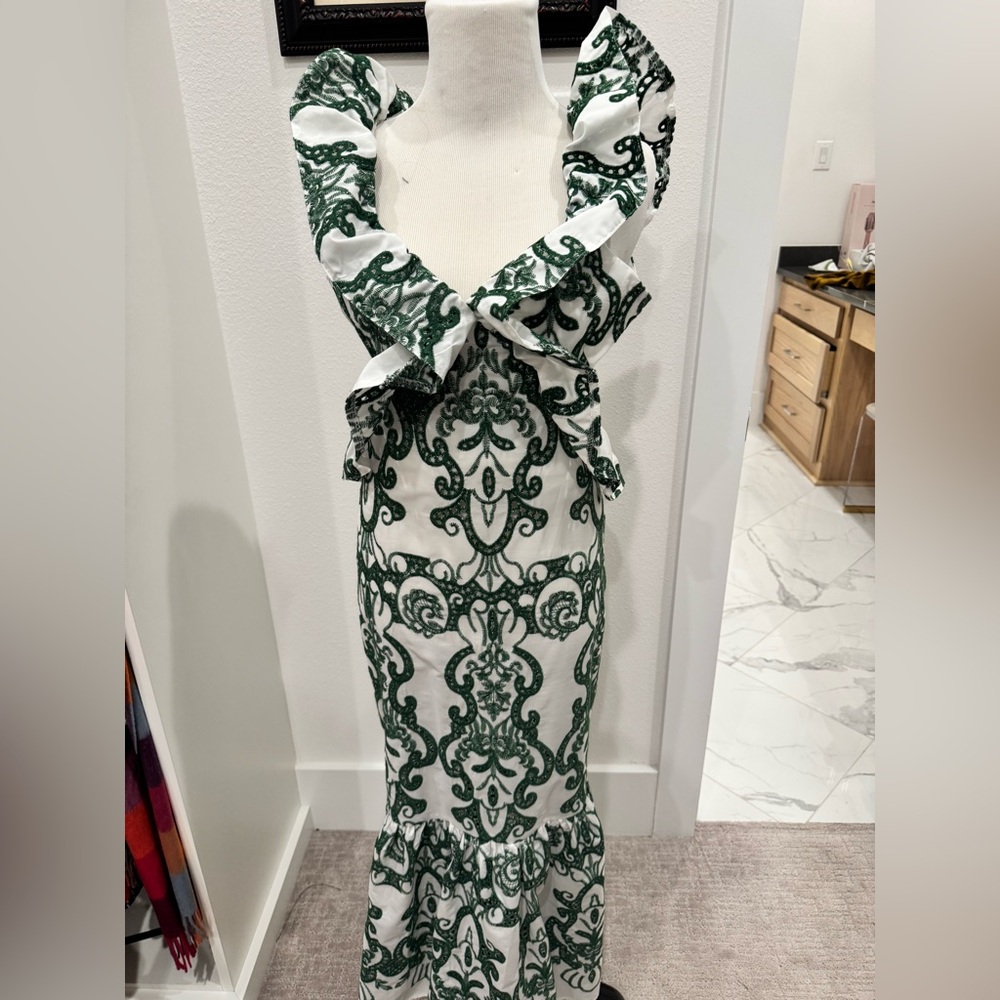 Yojani boutique sorrento dress.
Excellent condition-wore once.
List online $109.